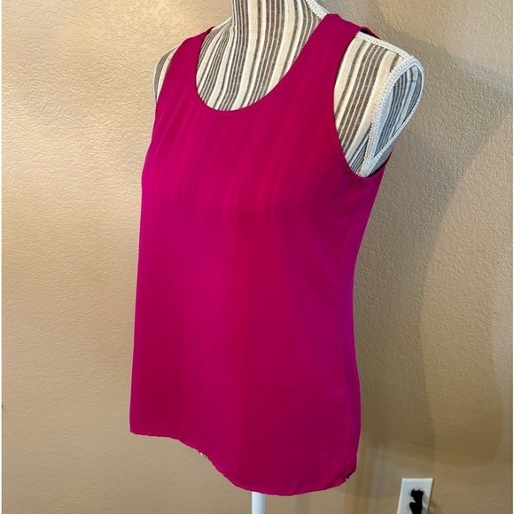 Express Top XS Fuchsia Pink Sleeveless Round Neck Open Back Flowy Tunic Hi-Low - Picture 7 of 14